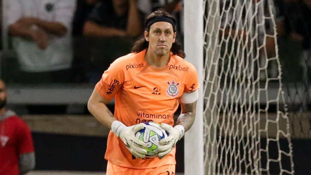 Presidente do Corinthians confirma saída de Cássio, acertado com o Cruzeiro