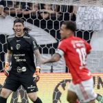 Cássio comenta propostas e deixa futuro em aberto no Corinthians 