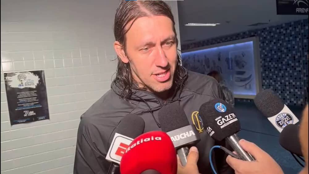 Cássio explica dor que o fez deixar o campo em Corinthians x Grêmio