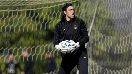Cássio projetou duelo contra o Atlético Mineiro