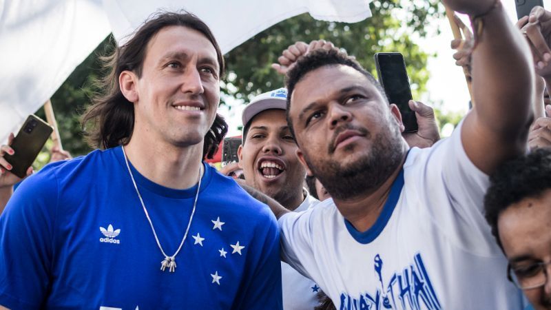Pentacampeão com a Seleção reage à recepção para Cássio no Cruzeiro