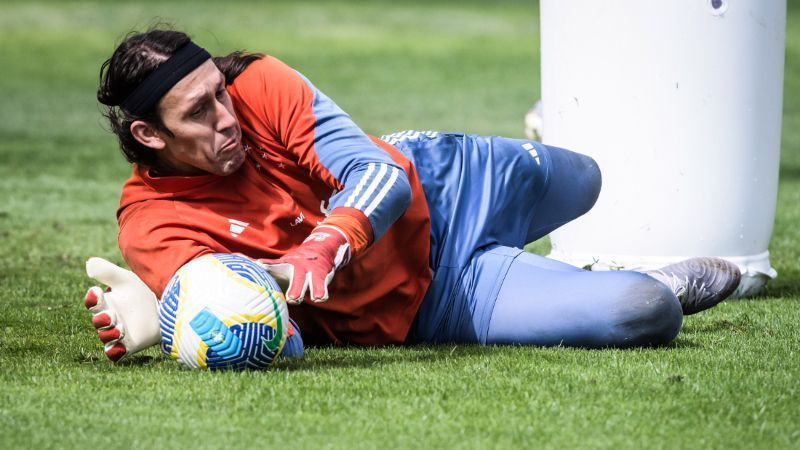 Robertinho, do Cruzeiro, aponta virtudes de Cássio e papel de 'técnico' em campo