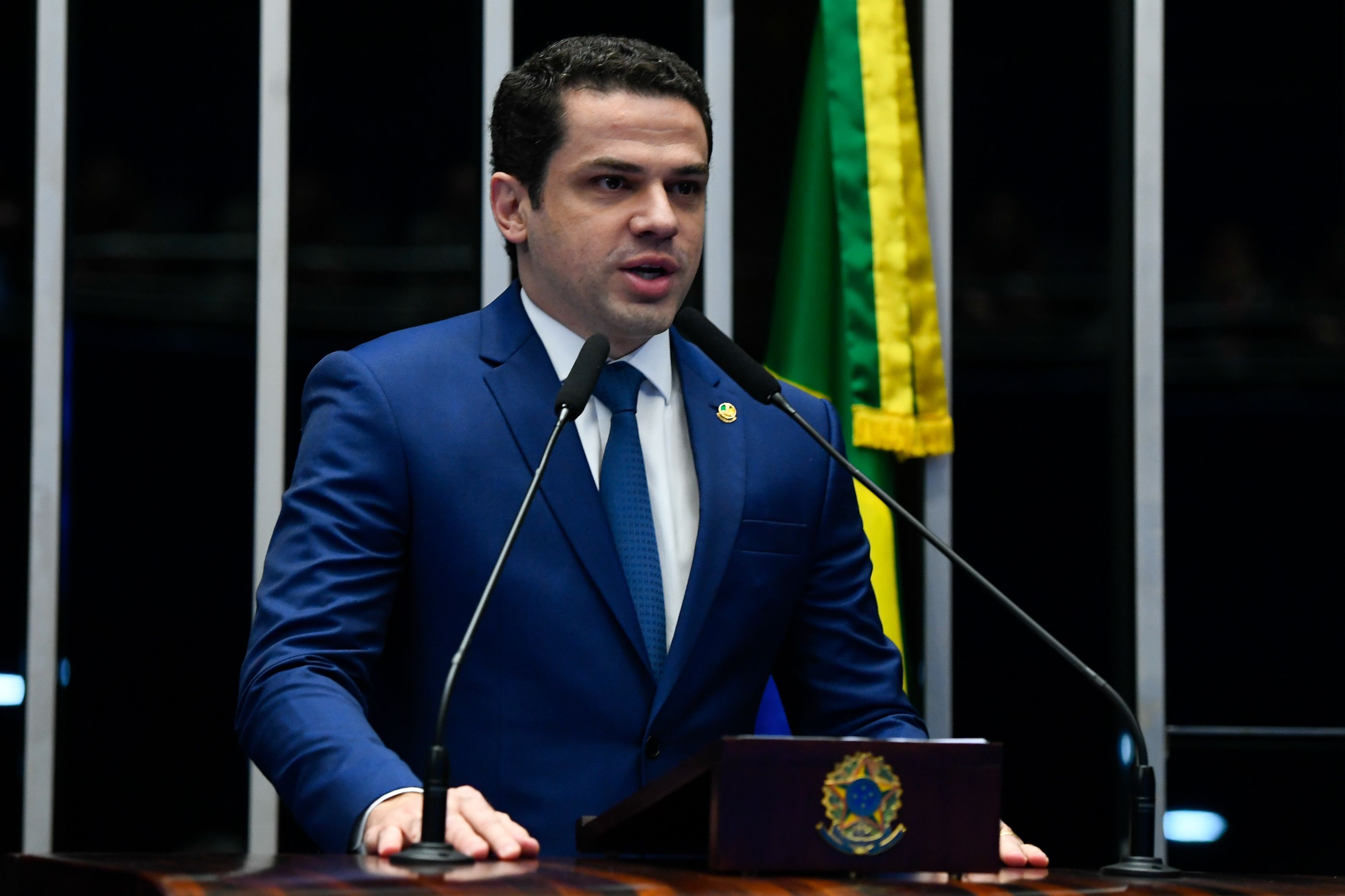 Castellar Neto toma posse no Senado