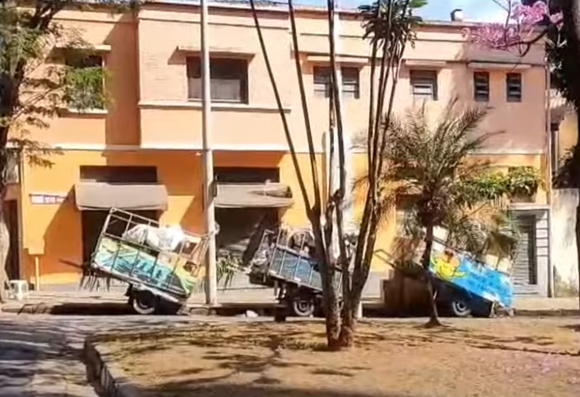 Prefeito de BH explica abertura de galpão como medida para retirada de lixo de praça em Santa Efigênia