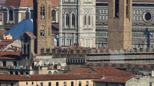 A monumental estrutura que cobre o cruzeiro da Catedral de Florença foi projetada pelo arquiteto Filippo Brunelleschi