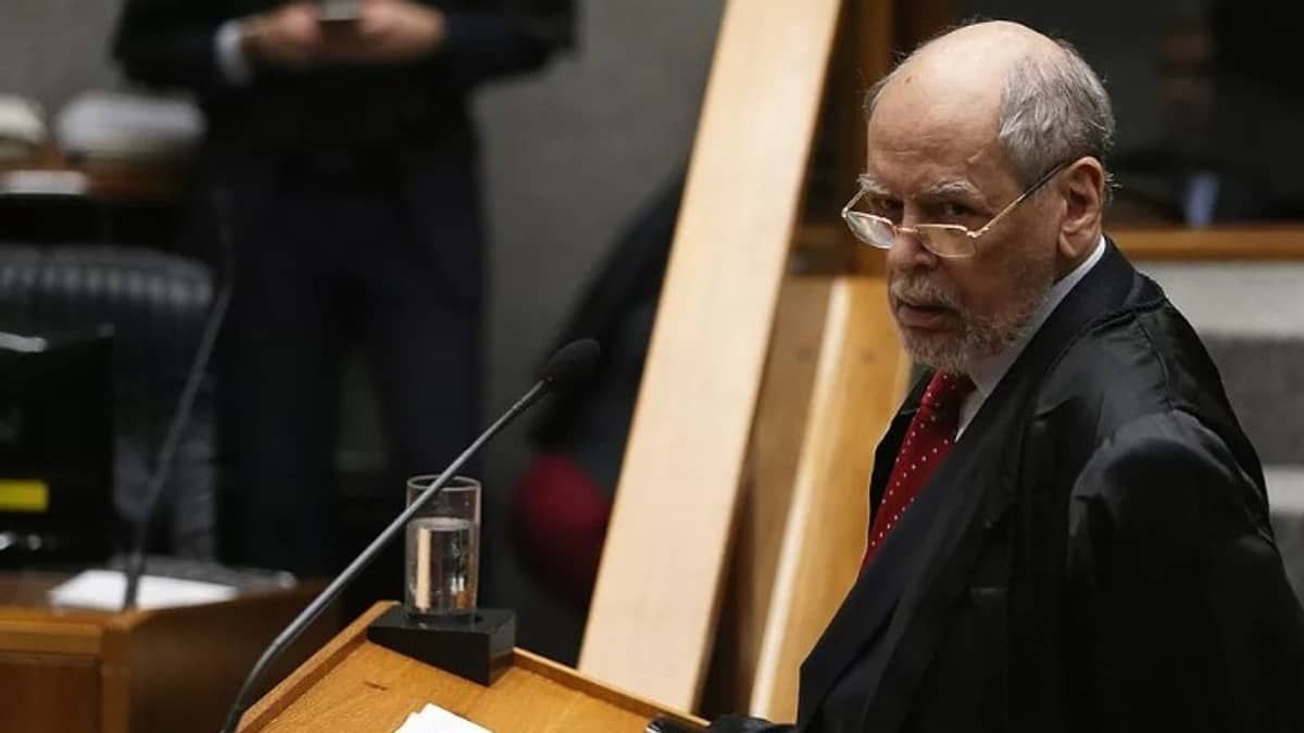 Morre ex-ministro do STF Sepúlveda Pertence aos 85 anos