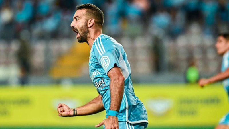 Atacante 'assombra' futebol sul-americano com 17 gols em sete jogos; saiba quem é