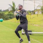 Ex-Grêmio é flagrado em evento de futevôlei em dia de jogo-treino; entenda