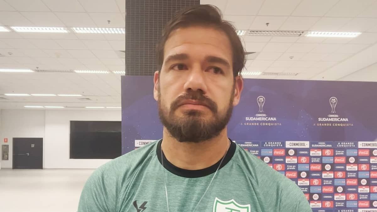 Cavichioli revela curiosidade de pênalti defendido na classificação do América