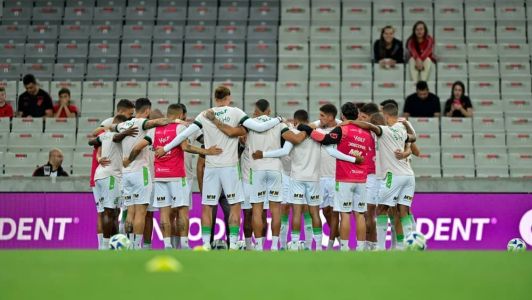 Cavichioli não foi relacionado pelo América contra o Athletico-PR e pode dar indícios de saída