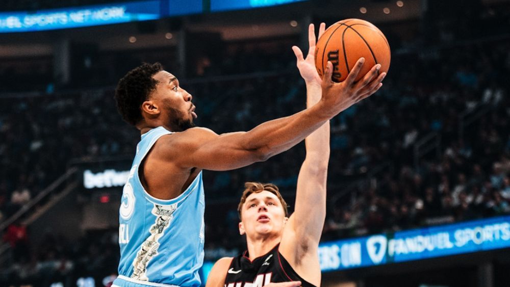 Cavs faturam 12ª vitória seguida e se garantem nos playoffs da NBA