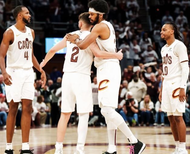 Cavaliers vencem Heat pelos playoffs da NBA com boa atuação coletiva