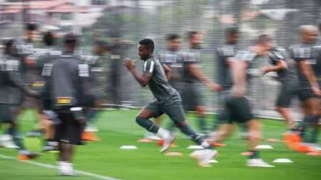 Cazares disputou mais de 200 partidas pelo Atlético