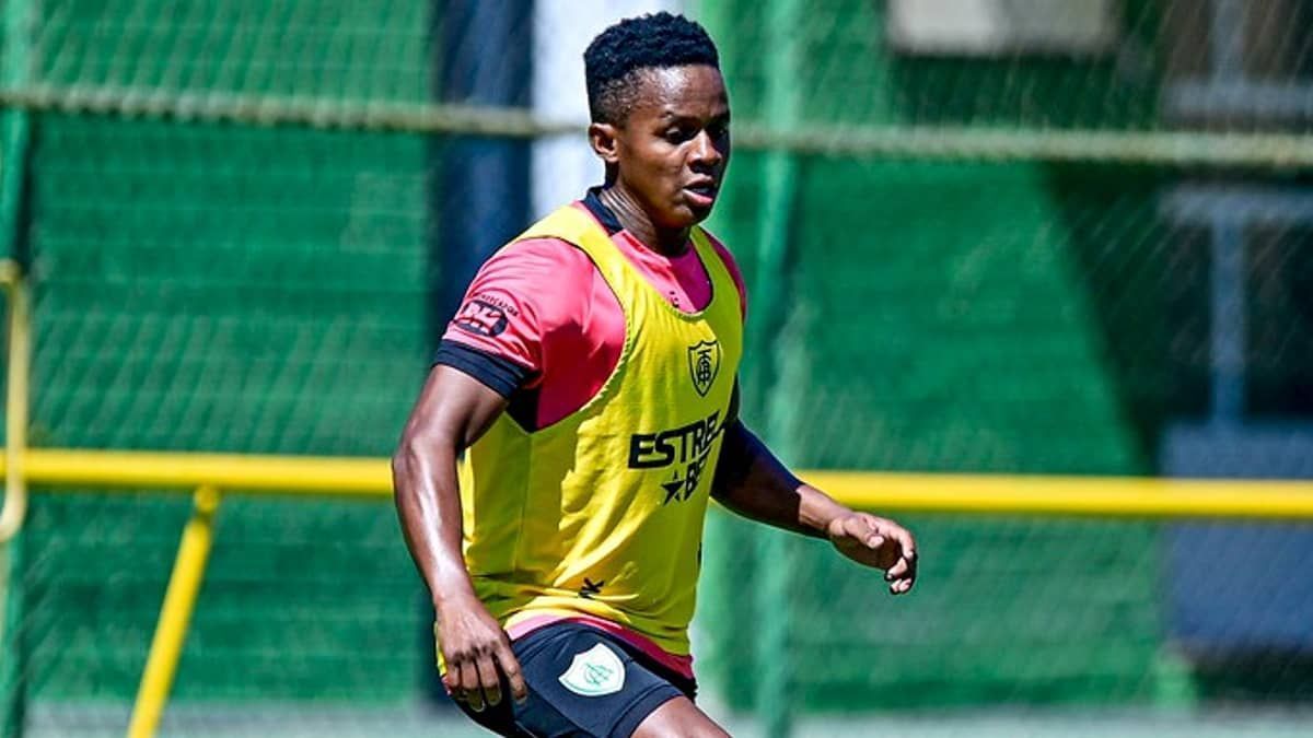 Cazares é regularizado e pode estrear pelo América no Brasileirão