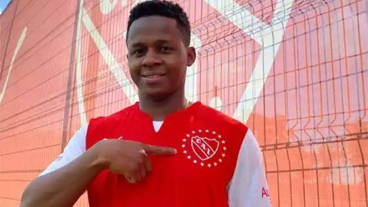 Cazares joga no Independiente da Argentina desde o ano passado