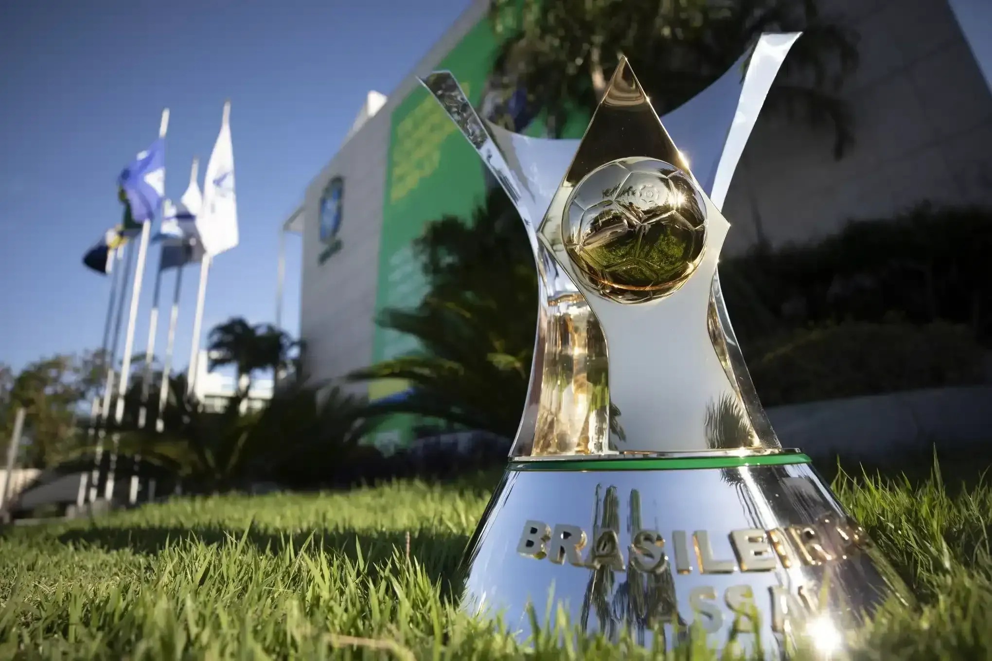 CBF paralisa Brasileirão após 'racha' de clubes da Libra