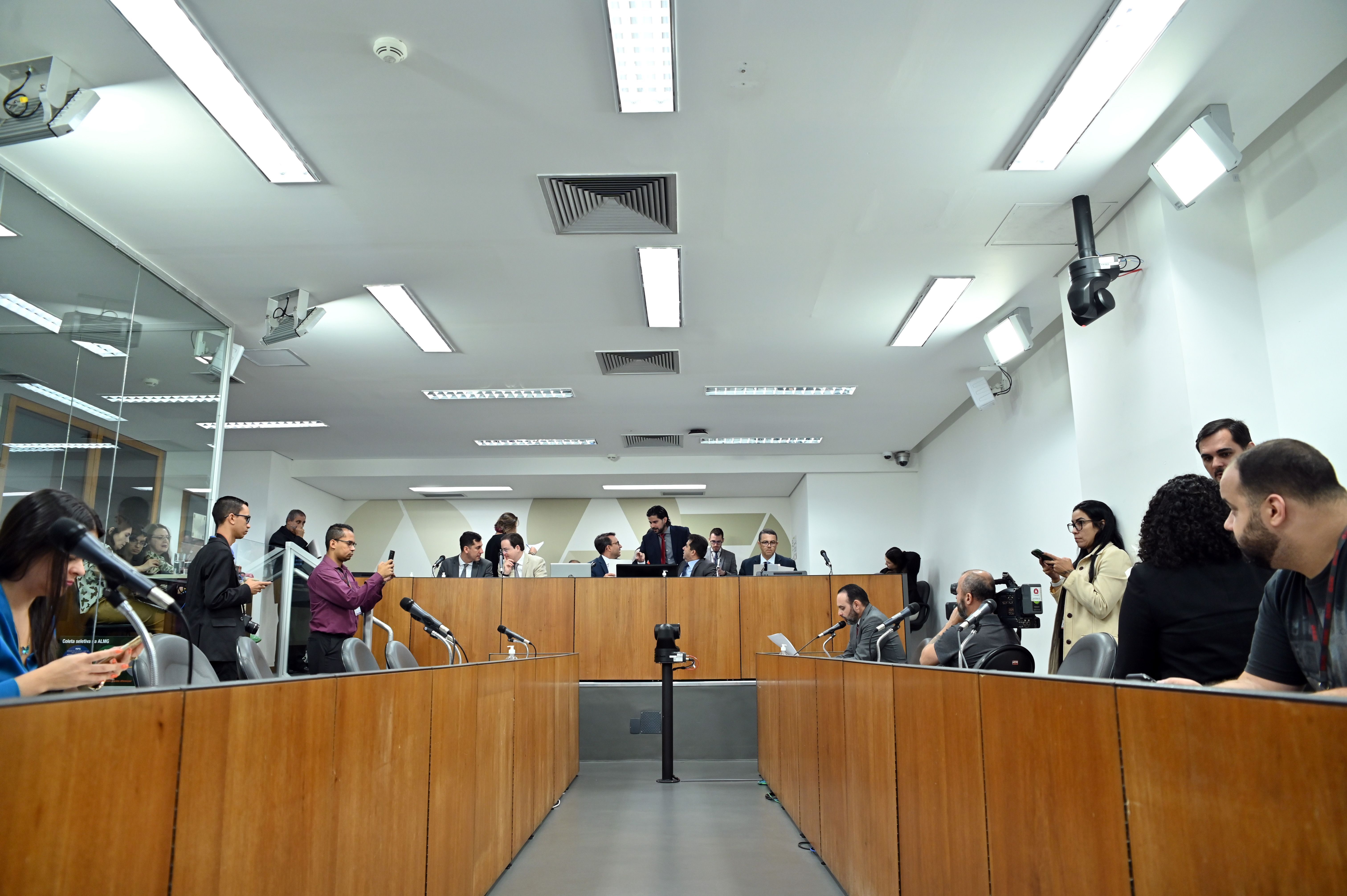 Oposição ao governo Zema na ALMG quer ajustes em projeto que muda modelo de gestão de hospitais da Fhemig