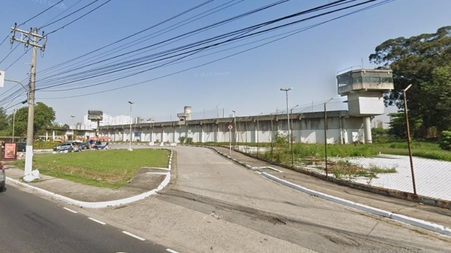 Sete presos rendem segurança e fogem de cadeia em SP