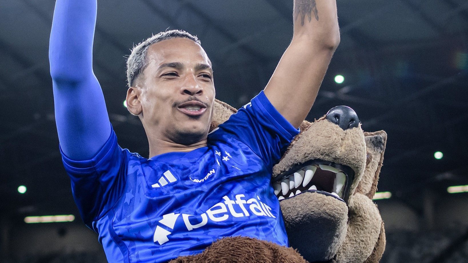 Denilson rasga elogios a Matheus Pereira, em alta no Cruzeiro