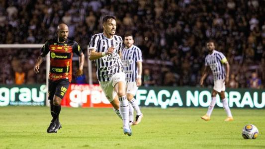 Ceará em campo contra o Sport pela decisão da Copa do Nordeste, na Ilha do Retiro