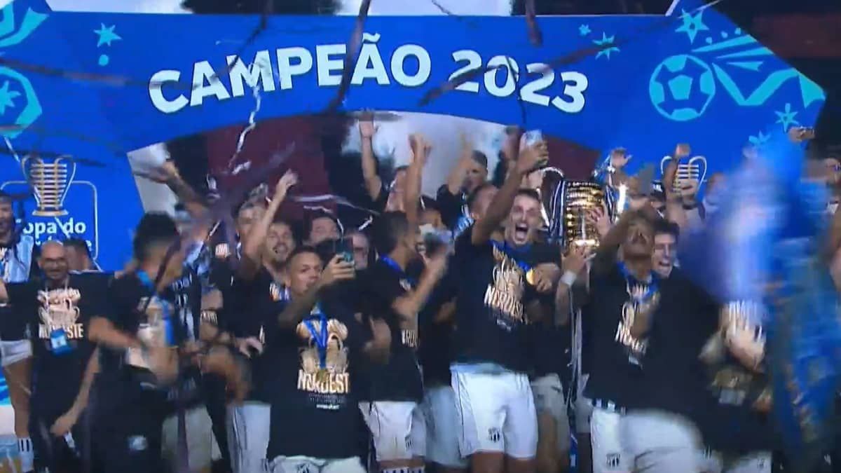 Ceará ergue a taça de campeão da Copa do Nordeste 2023; veja o vídeo
