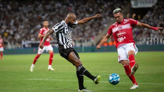 Ceará foi derrotado pelo CRB neste sábado (10)