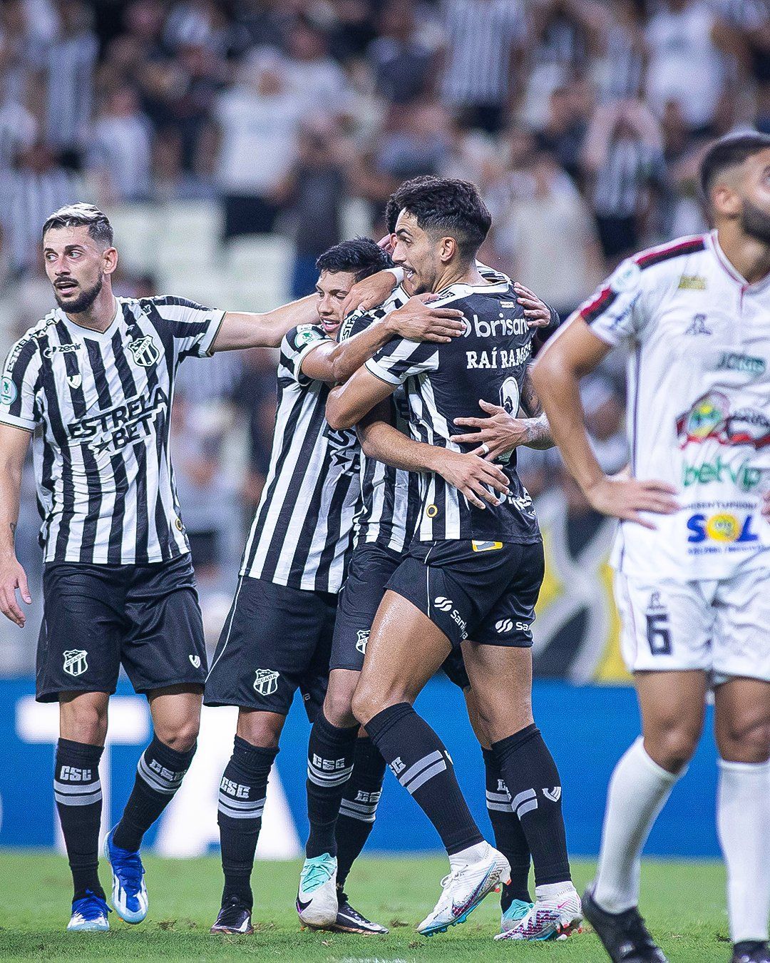Ceará goleia o Caucaia e encaminha vaga direta para a semifinal do Estadual
