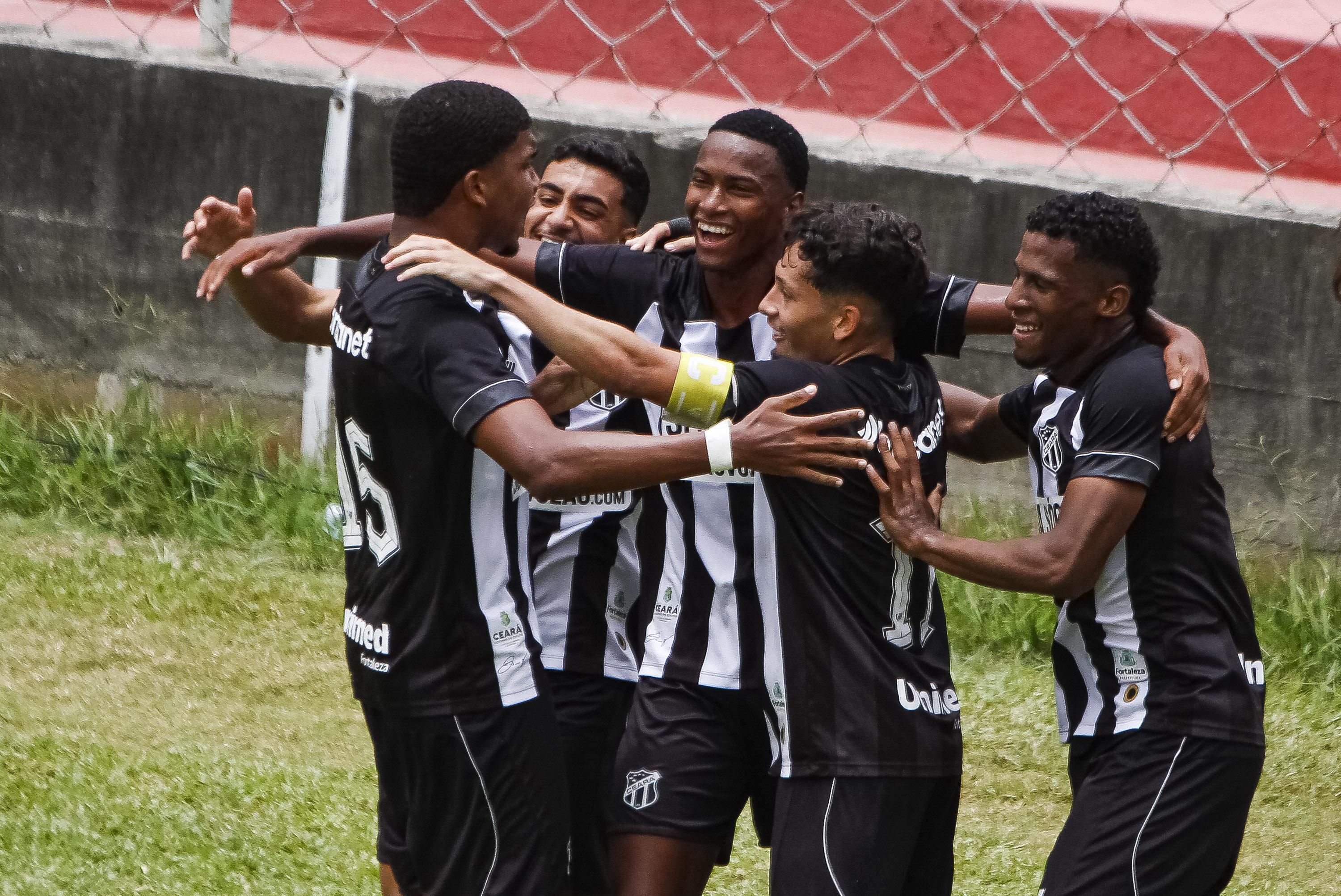Com 'hat-trick' de Guilherme, Ceará goleia XV de Piracicaba e avança na Copinha