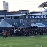 Torcedores do Ceará invadem CT para cobrar jogadores