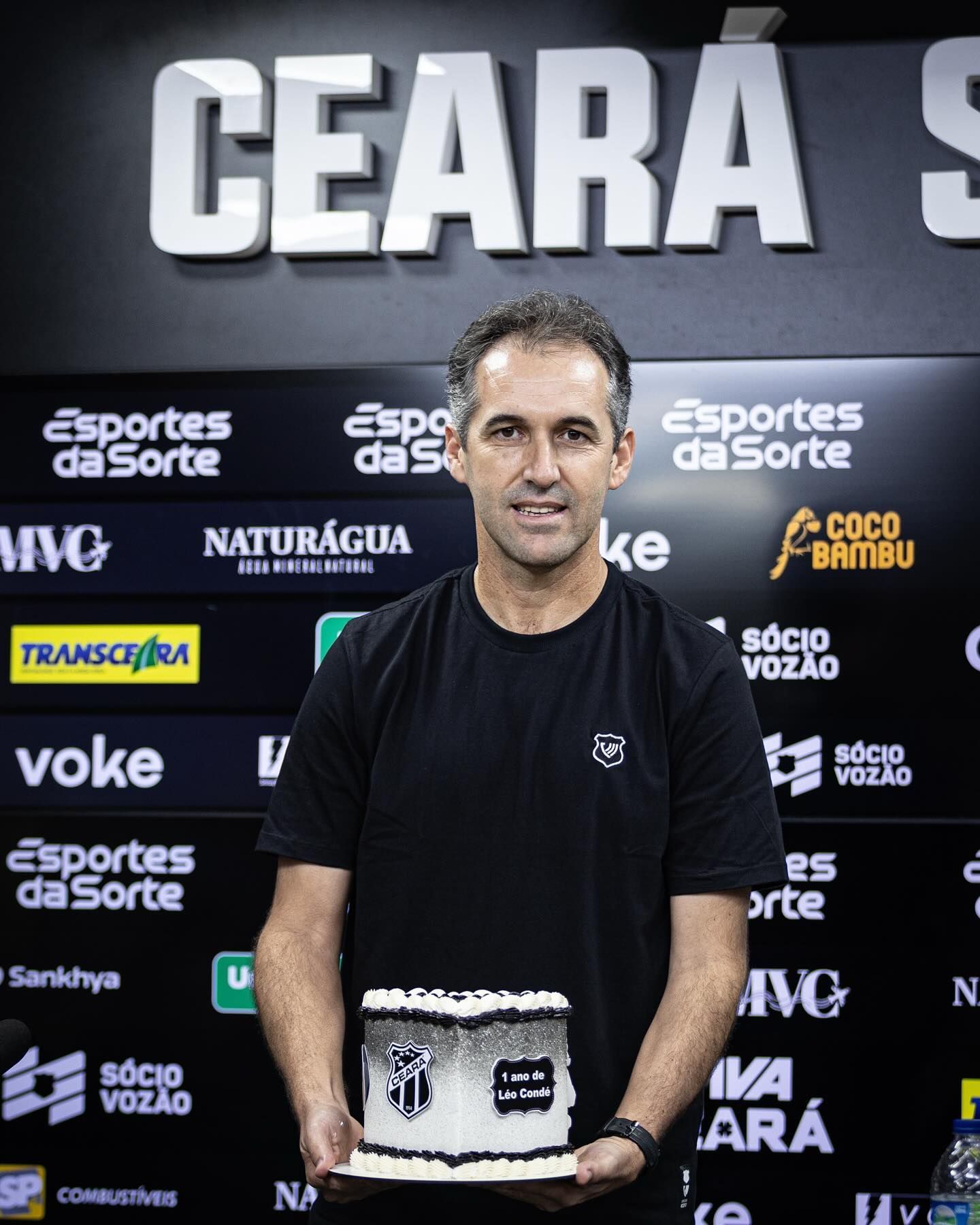 Léo Condé completa um ano no comando do Ceará; veja números do técnico