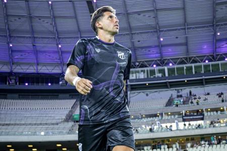 Lucas Mugni momentos antes do jogo entre Ceará e Corinthians