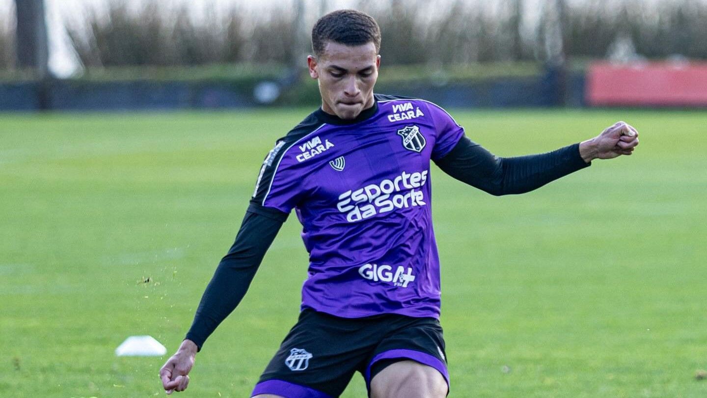 Léo Condé revela importância de atacante emprestado pelo Cruzeiro ao Ceará
