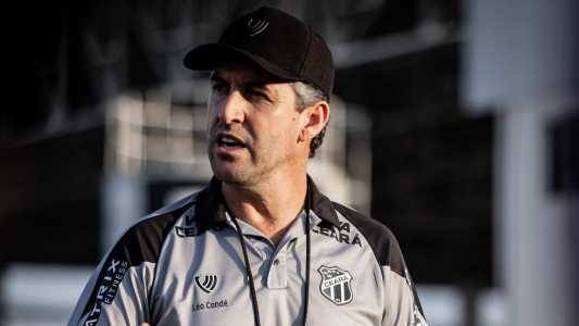 Técnico Léo Condé durante treino do Ceará