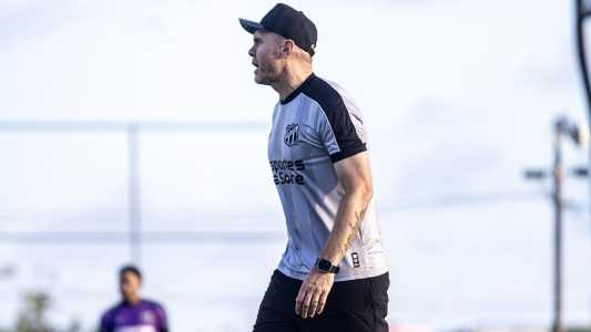Técnico Mozart durante primeiro treino do Ceará na temporada 2026