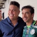 Abel e atletas do Palmeiras tietam Ronaldo, do Cruzeiro, após título da Série A