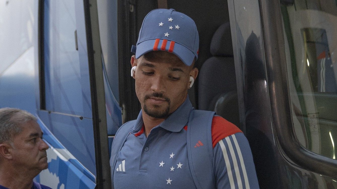 Cruzeiro: esposa de Zé Ivaldo, barrado no clássico, sobe o tom contra Larcamón