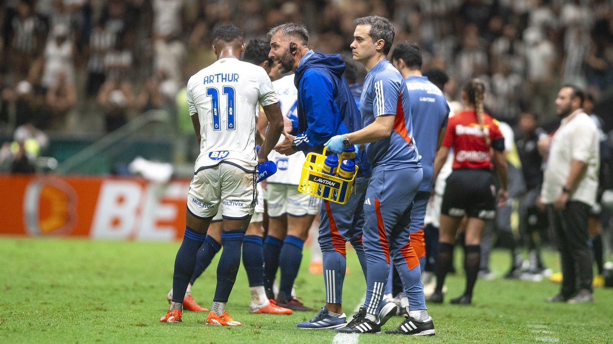 Rival do Cruzeiro na Sul-Americana demite técnico às vésperas de estreia no torneio