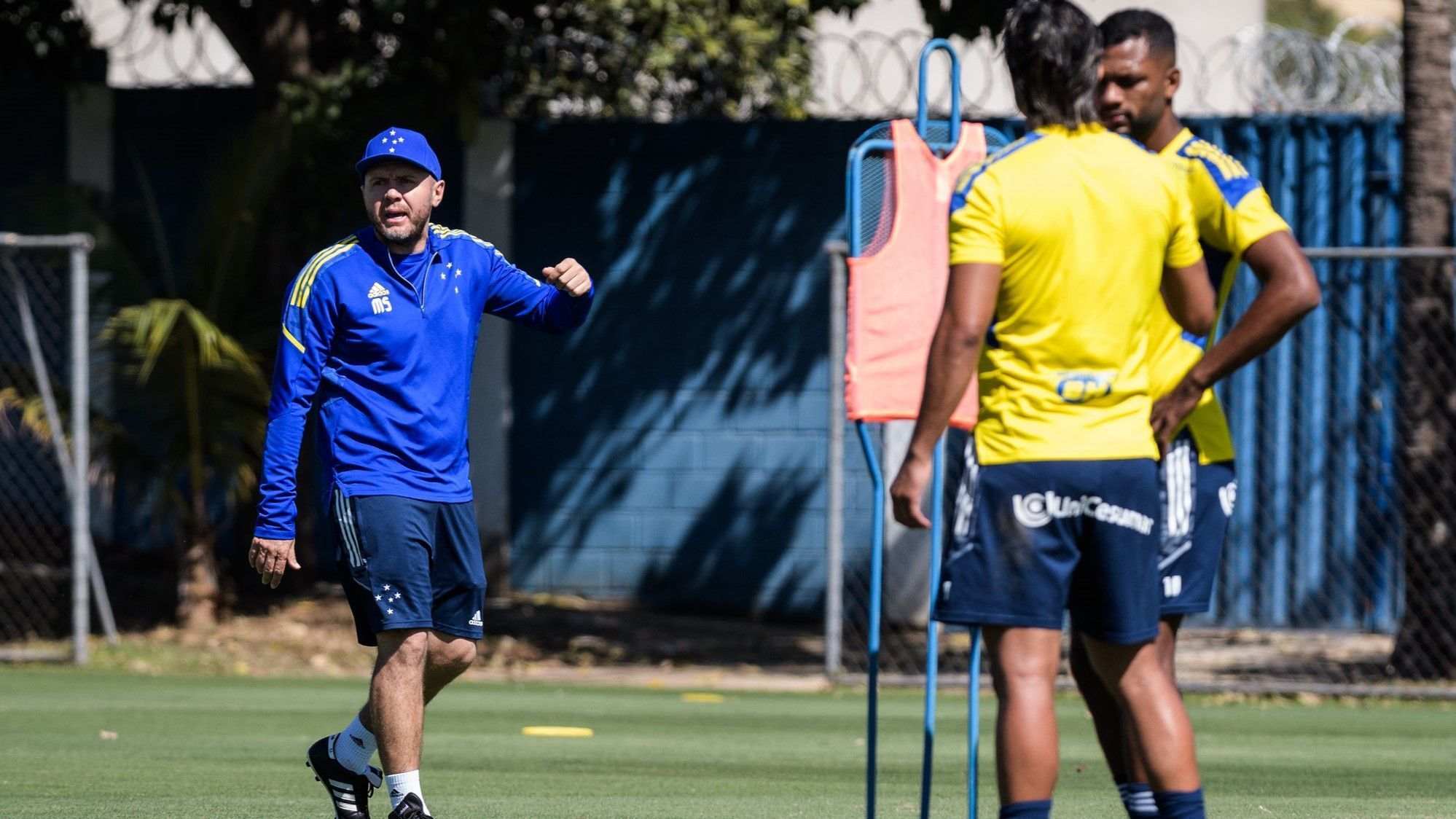 Ex-técnico do Cruzeiro sai em defesa de Yuri Lima, ex de Iza: ‘Como um pai faria’