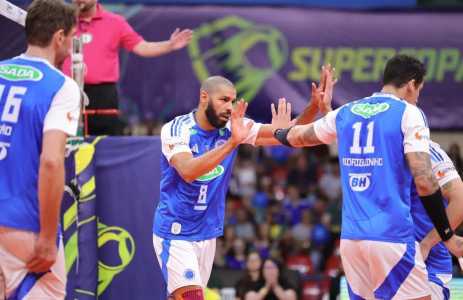Wallace de Souza comemora ponto em Sada Cruzeiro x Itambé Minas, pela Supercopa 2025