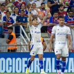 Cruzeiro domina, bate o Fortaleza e entra na briga pela liderança do Brasileirão