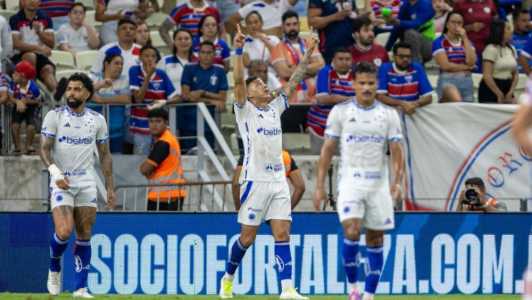 Kaio Jorge comemora gol do Cruzeiro contra o Fortaleza pelo Brasileirão de 2025