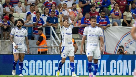 Kaio Jorge comemora gol do Cruzeiro contra o Fortaleza pelo Brasileirão de 2025