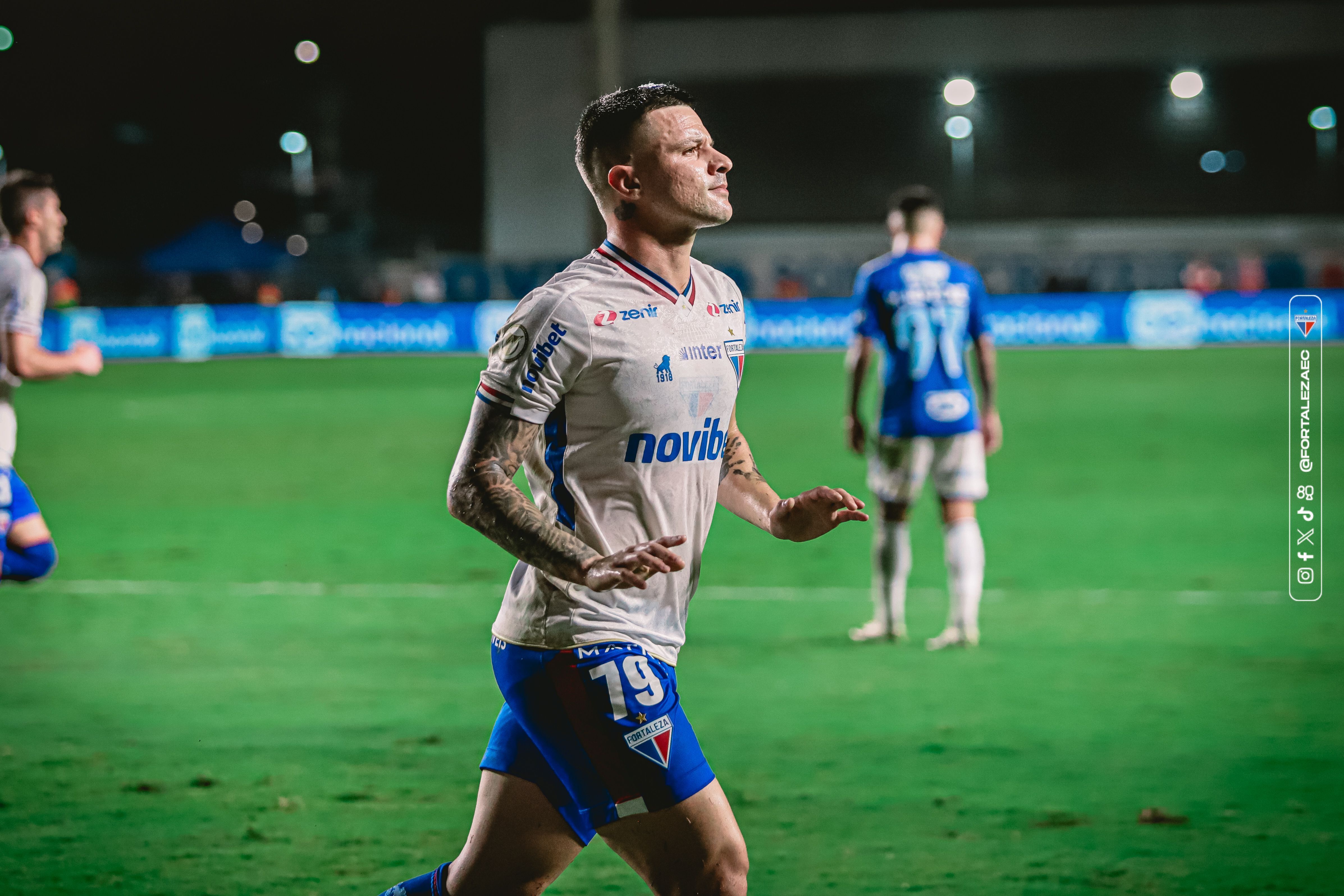 Autor do gol da vitória do Fortaleza sobre o Cruzeiro, Kayzer diz que pensou em parar