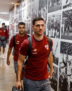 Cédric está fora dos planos • Rubens Chiri/São Paulo FC