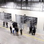 Maior prisão das Américas é inaugurada em El Salvador com capacidade para 40 mil detentos 