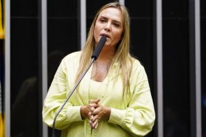 'Não farei movimento de deslealdade', diz Celina Leão ao comentar relação com Ibaneis