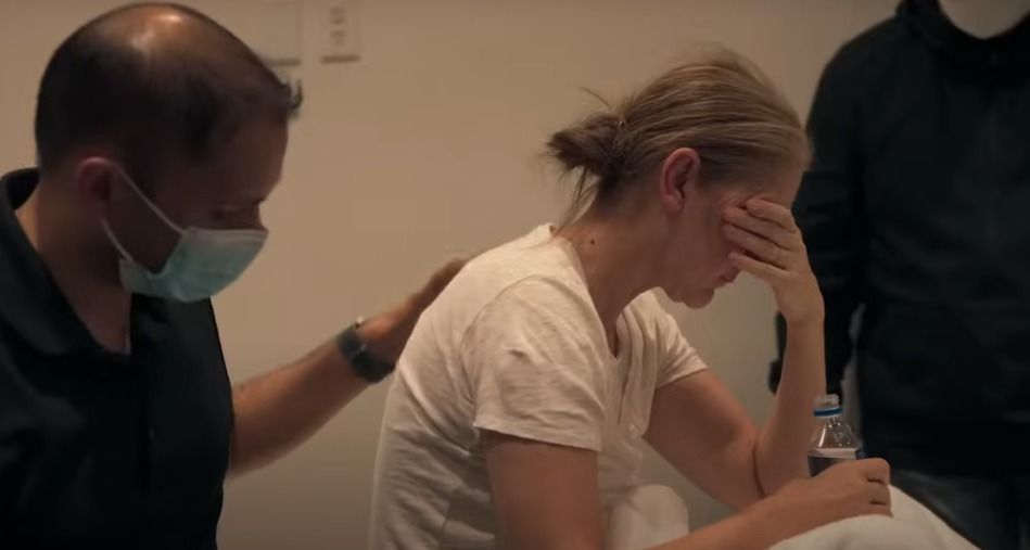 Com doença rara, Céline Dion admite que está perdendo a habilidade de andar: 'muita dor'