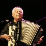 Morre Célio Balona, multi-instrumentista e mestre do acordeão, aos 86 anos