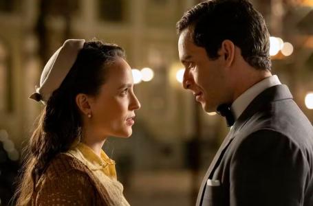 Estela (Larissa Manoela) e Celso (Rainer Cadete) em 'Etâ Mundo Melhor'