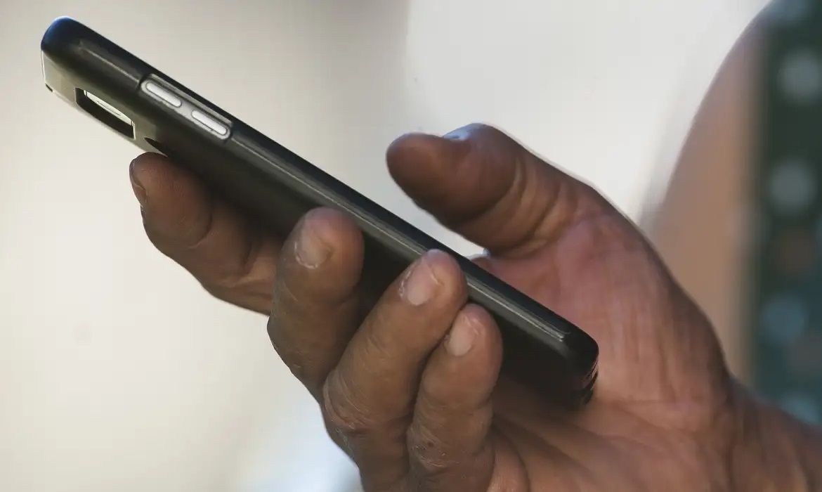 Justiça mantém absolvição de acusado de roubar celular e protetor solar em BH